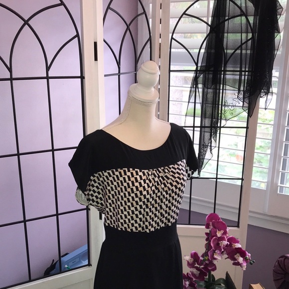 Woman’s Classy career styled dress. - Picture 3 of 8